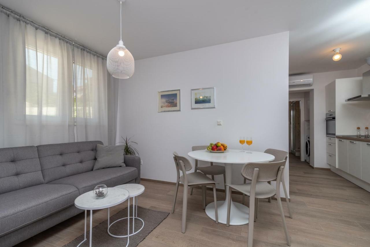 Apartments Flora Trogir Exterior photo